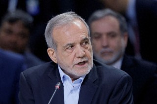 伊朗总统最新表态：特朗普同时提“和平”和“威胁”，我们应该相信哪一个？