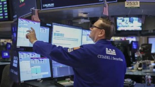 早盘：美股走低 道指跌逾300点