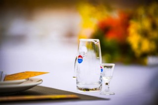 贵州茅台年报：净利同比增15.38%，系列酒营收站稳200亿