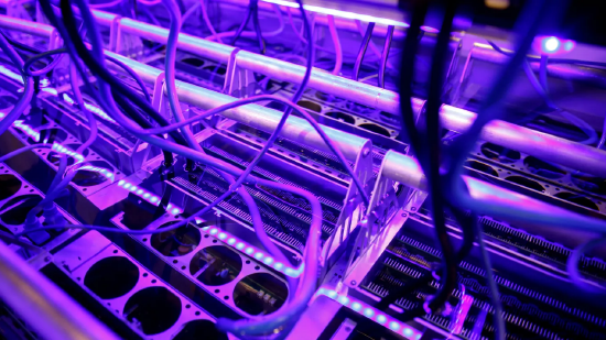 挖矿收益不足3美分!比特币暴跌后,矿商们集体“弃挖”转向HPC求生 第1张 挖矿收益不足3美分!比特币暴跌后,矿商们集体“弃挖”转向HPC求生 第1张