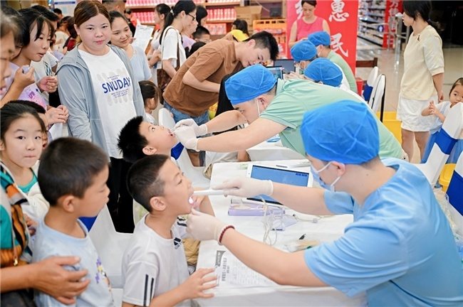 助力健康中国 守护儿童口腔健康 “舒客宝贝・关爱小乳牙科学防龋公益行动”湖南湘阴站圆满落幕 第14张 助力健康中国 守护儿童口腔健康 “舒客宝贝・关爱小乳牙科学防龋公益行动”湖南湘阴站圆满落幕 第14张