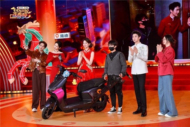 雅迪冠能白鲨Ⅱ实测:智能已超头部,只是你还不知道 第1张 雅迪冠能白鲨Ⅱ实测:智能已超头部,只是你还不知道 第1张