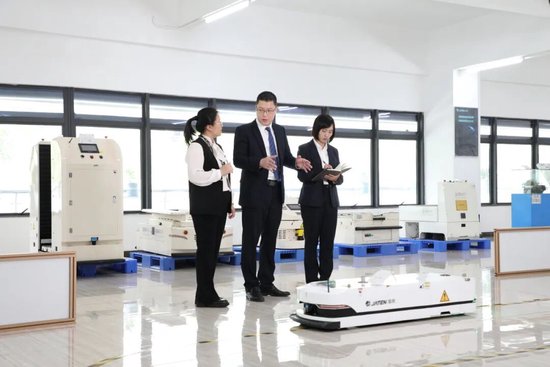 《人民日报》|金融向实 服务向新 中国农业银行助力现代化产业体系建设 第3张 《人民日报》|金融向实 服务向新 中国农业银行助力现代化产业体系建设 第3张