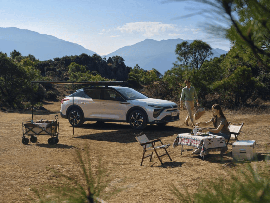 不止于轿车轻奢休旅范 东风雪铁龙新款凡尔赛C5 X自在上市 第9张 不止于轿车轻奢休旅范 东风雪铁龙新款凡尔赛C5 X自在上市 第9张